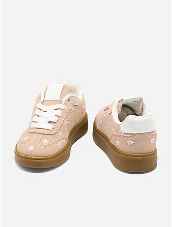 Lage sneakers met veters