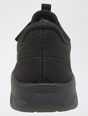 Lage sneakers 'PUMA' met veters en klittenband