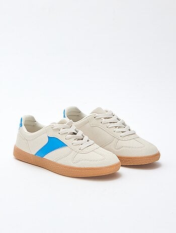 Lage sneakers van suède met contrasterend inzetstuk