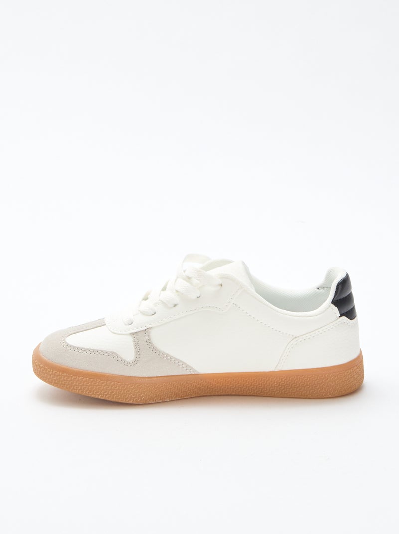 Lage sneakers van suède met contrasterend inzetstuk Wit - Kiabi