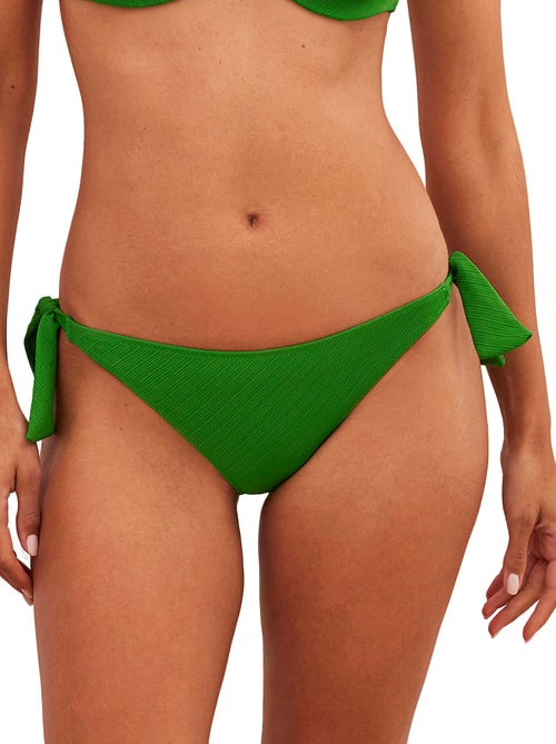 Lage taille braziliaans bikinitopje met knopen daiquiri - Kiabi Lage taille braziliaans bikinitopje met knopen daiquiri - Kiabi
