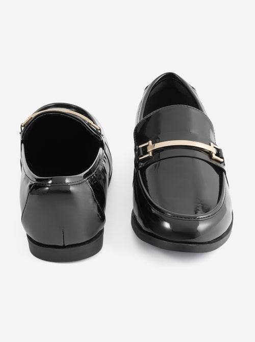Lakmocassins met goudkleurige fantasiejuwelen - Kiabi