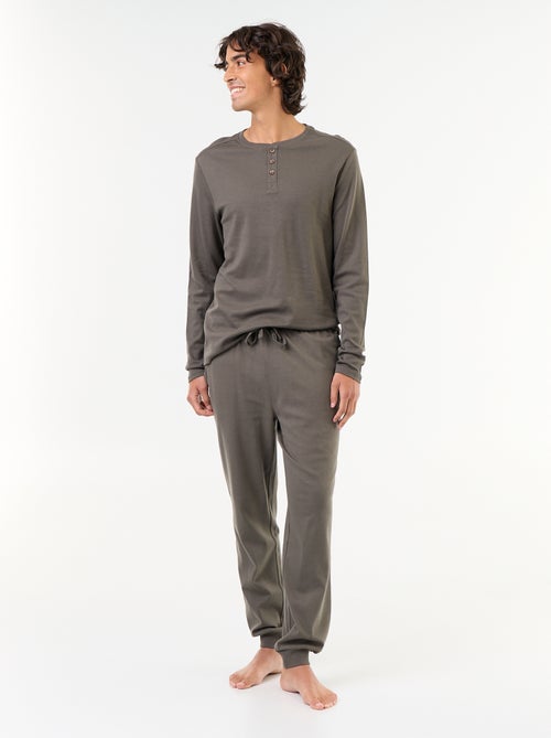 Lange 2-delige pyjamaset met T-shirt en broek - Kiabi Lange 2-delige pyjamaset met T-shirt en broek - Kiabi