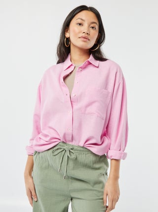 Lange blouse met borstzakje - 20% linnen