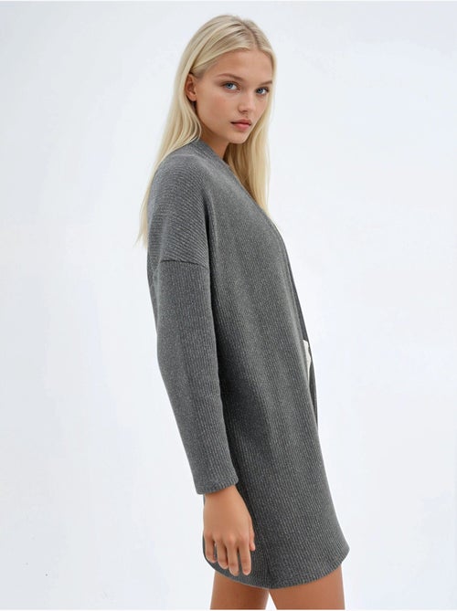 Lange geribde gebreide cardigan met open kraag busem - Kiabi Lange geribde gebreide cardigan met open kraag busem - Kiabi