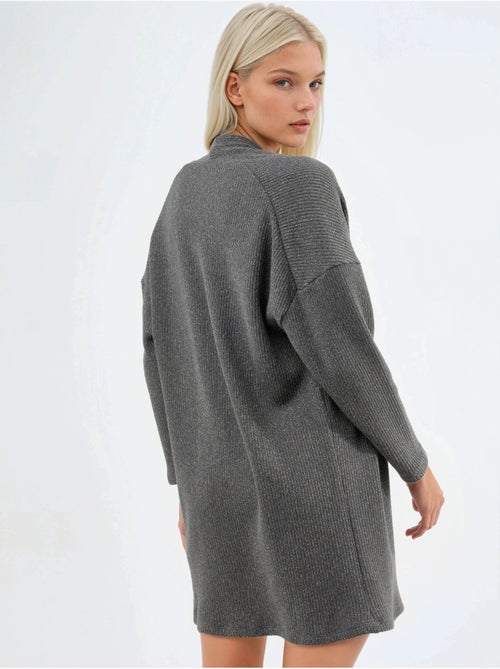 Lange geribde gebreide cardigan met open kraag busem - Kiabi Lange geribde gebreide cardigan met open kraag busem - Kiabi