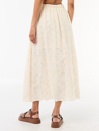 Lange rok met Engels borduurwerk