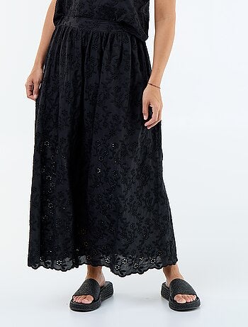 Lange rok met Engels borduurwerk