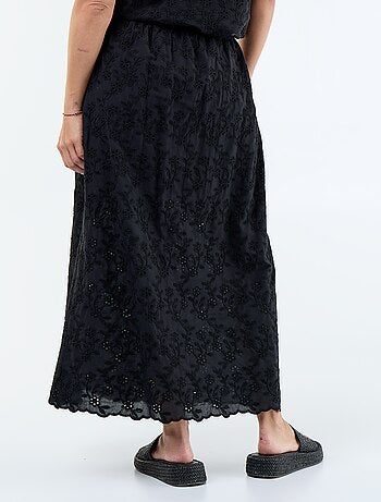 Lange rok met Engels borduurwerk