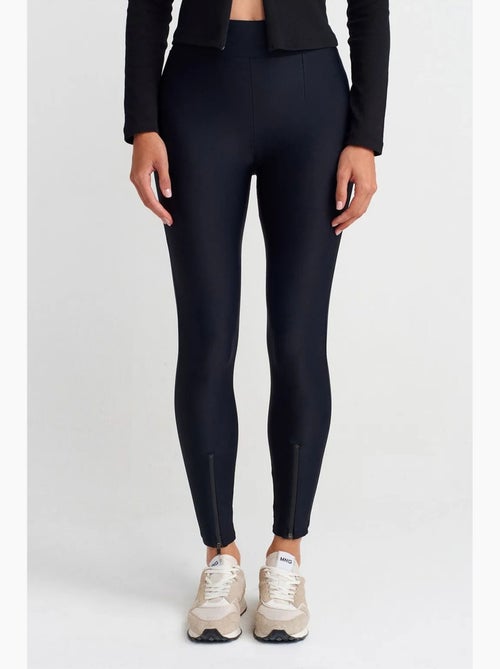 Legging à taille haute, jambe skinny et fermeture zippée dilvin - Kiabi Legging à taille haute, jambe skinny et fermeture zippée dilvin - Kiabi