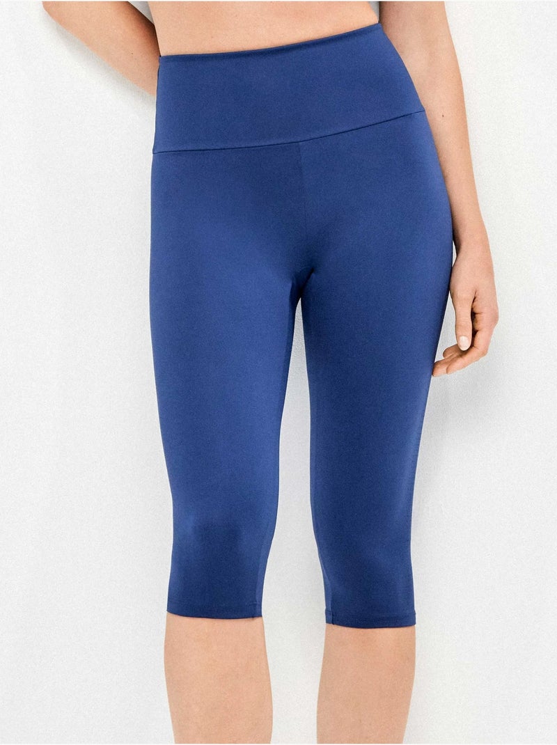 Legging 'capri' fabriqué dans un tissu sculptant qui définit et stylise Bleu marine - Kiabi