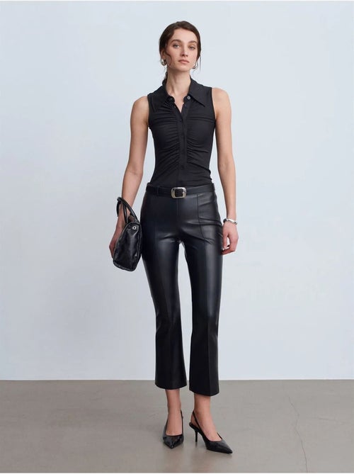 Legging évasé en simili cuir à taille haute dilvin - Kiabi Legging évasé en simili cuir à taille haute dilvin - Kiabi