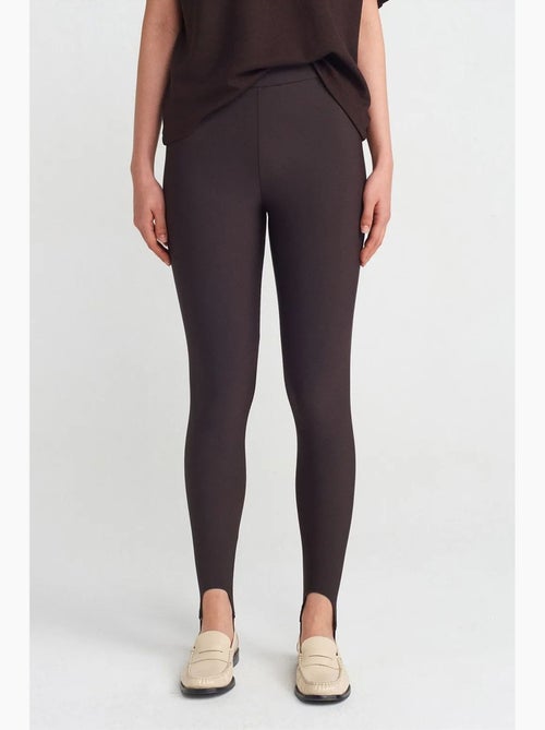 Leggings taille haute à jambe fuselée dilvin - Kiabi Leggings taille haute à jambe fuselée dilvin - Kiabi