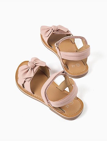 Leren sandalen met decoratieve strik