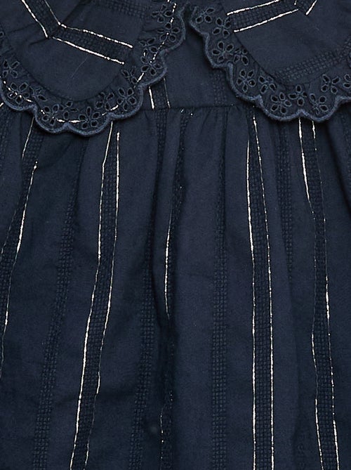 Licht jurkje met glansdraad + grote kraag met borduursel - Kiabi