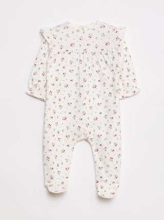 Lichte pyjama met ruches en bloemmotiefje