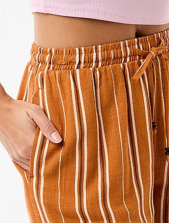 Lichtgewicht short met 2 zakken van linnenmix