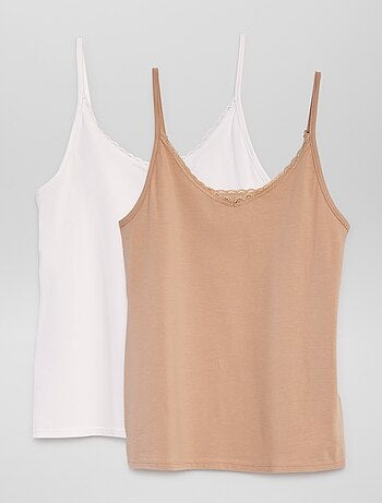 Lingeriehemdje met smalle schouderbandjes