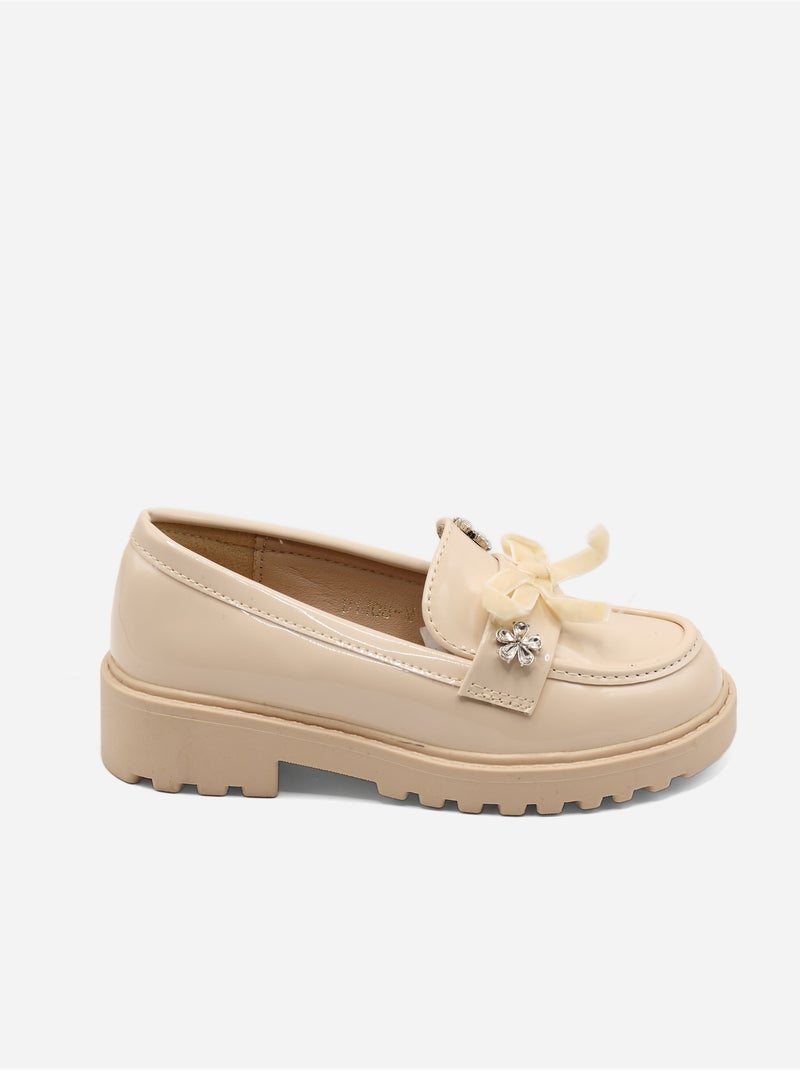 Loafers met glanzende afwerking Crème - Kiabi