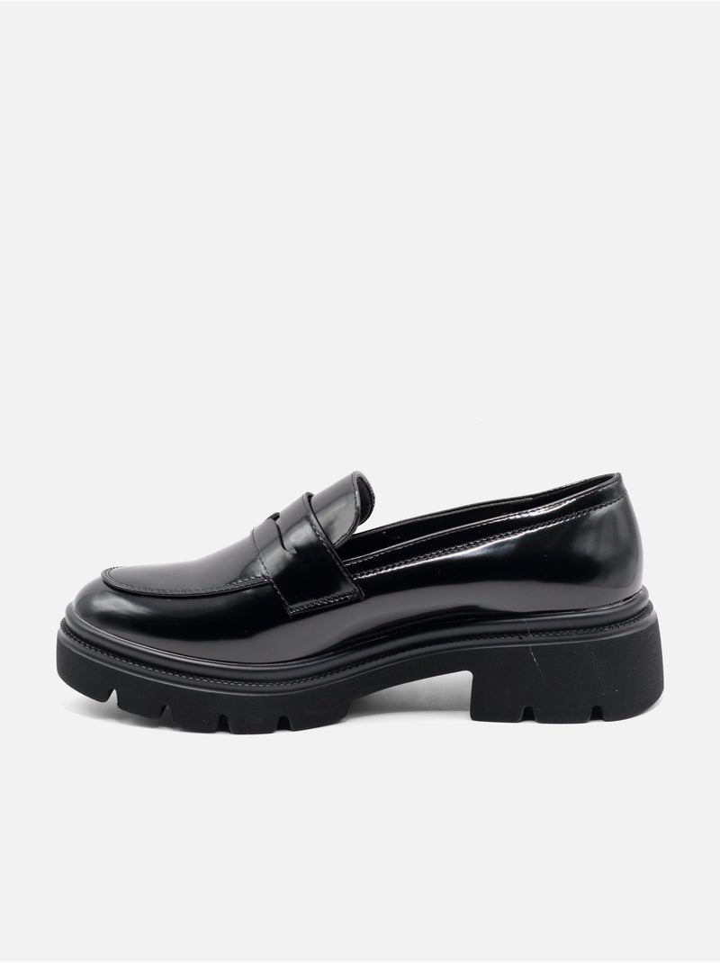 Loafers met glanzende afwerking Zwart - Kiabi