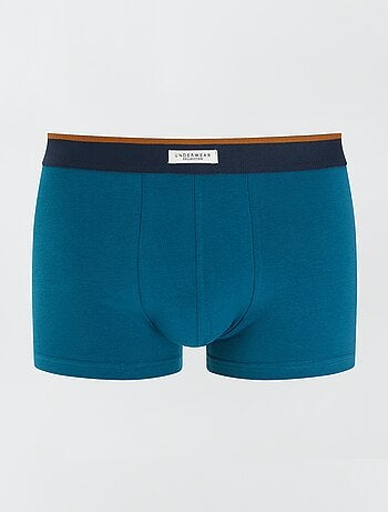 Lot 3 boxers stretch