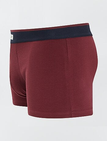 Lot 3 boxers stretch