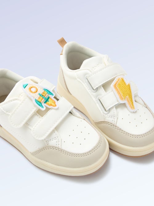 Lot de 2 patchs à enfiler pour personnaliser tes baskets 'Kitchoun' - Kiabi