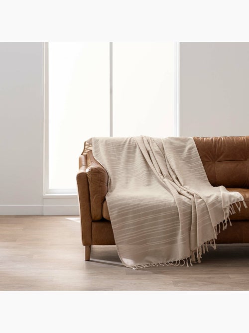Lot de 2 plaids lilia 180 x 220 cm – 100 % coton – plaid à franges beige - Kiabi Lot de 2 plaids lilia 180 x 220 cm – 100 % coton – plaid à franges beige - Kiabi