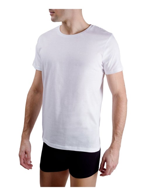 Lot de 2 t-shirts homme col rond avec broderie sur la poitrine pierre cardin - Kiabi Lot de 2 t-shirts homme col rond avec broderie sur la poitrine pierre cardin - Kiabi