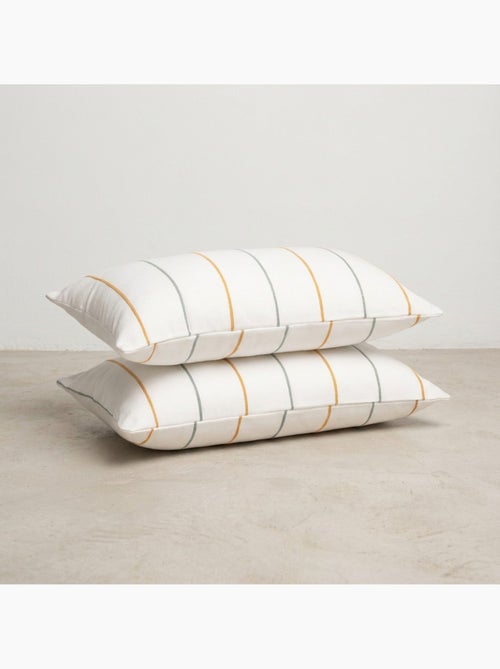 Lot de deux housses de coussin en coton à fils en relief, tissu texturé. - Kiabi