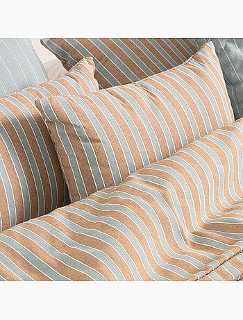 Lot de deux housses de coussin en coton à fils en relief, tissu texturé.