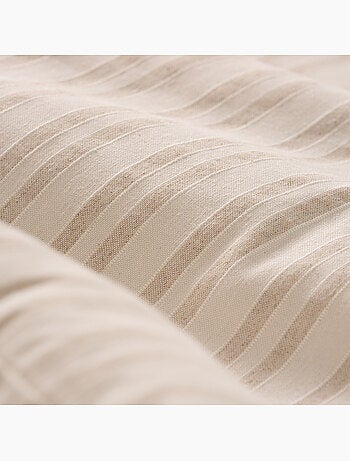 Lot de deux housses de coussin en coton à fils en relief, tissu texturé.