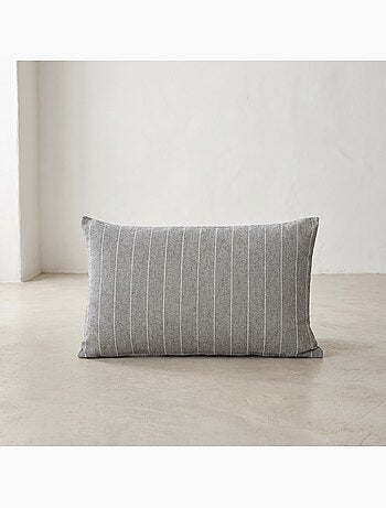 Lot de deux housses de coussin en coton à fils en relief, tissu texturé.