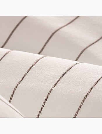 Lot de deux housses de coussin en coton à fils en relief, tissu texturé.