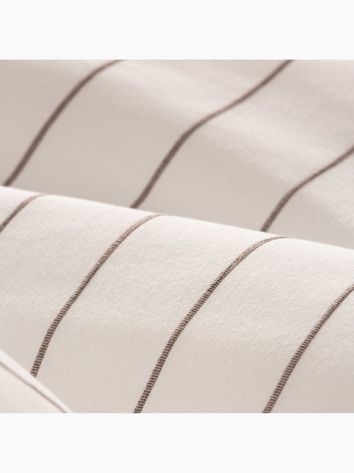 Lot de deux housses de coussin en coton à fils en relief, tissu texturé. - Kiabi