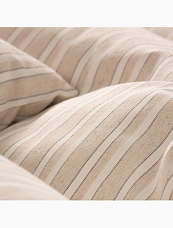 Lot de deux housses de coussin en coton à fils en relief, tissu texturé.