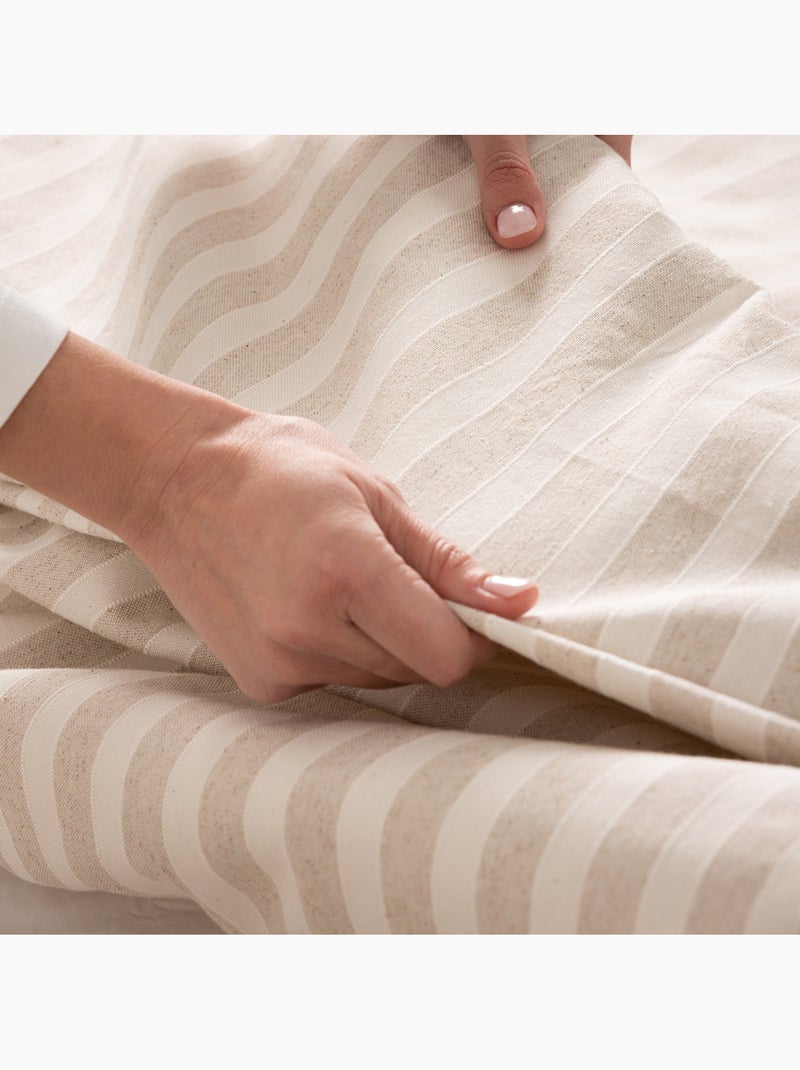 Lot de deux housses de coussin en coton à fils en relief, tissu texturé. Taupe - Kiabi
