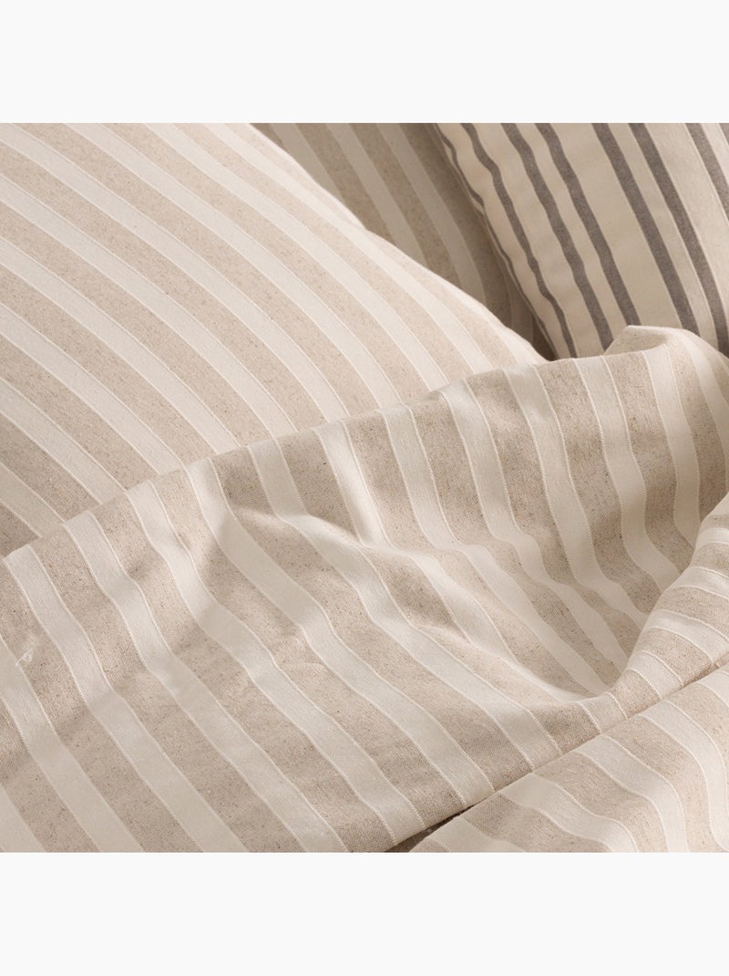 Lot de deux housses de coussin en coton à fils en relief, tissu texturé. Taupe - Kiabi