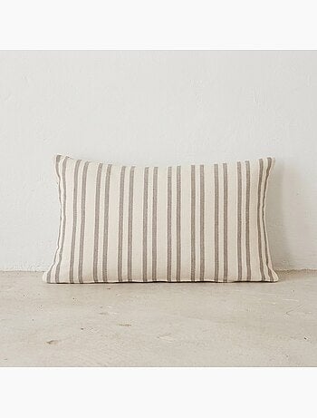 Lot de deux housses de coussin en coton à fils en relief, tissu texturé.