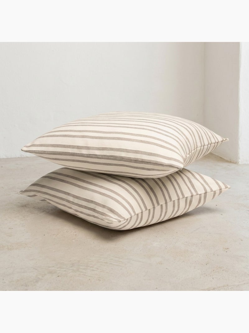 Lot de deux housses de coussin en coton à fils en relief, tissu texturé. Taupe - Kiabi