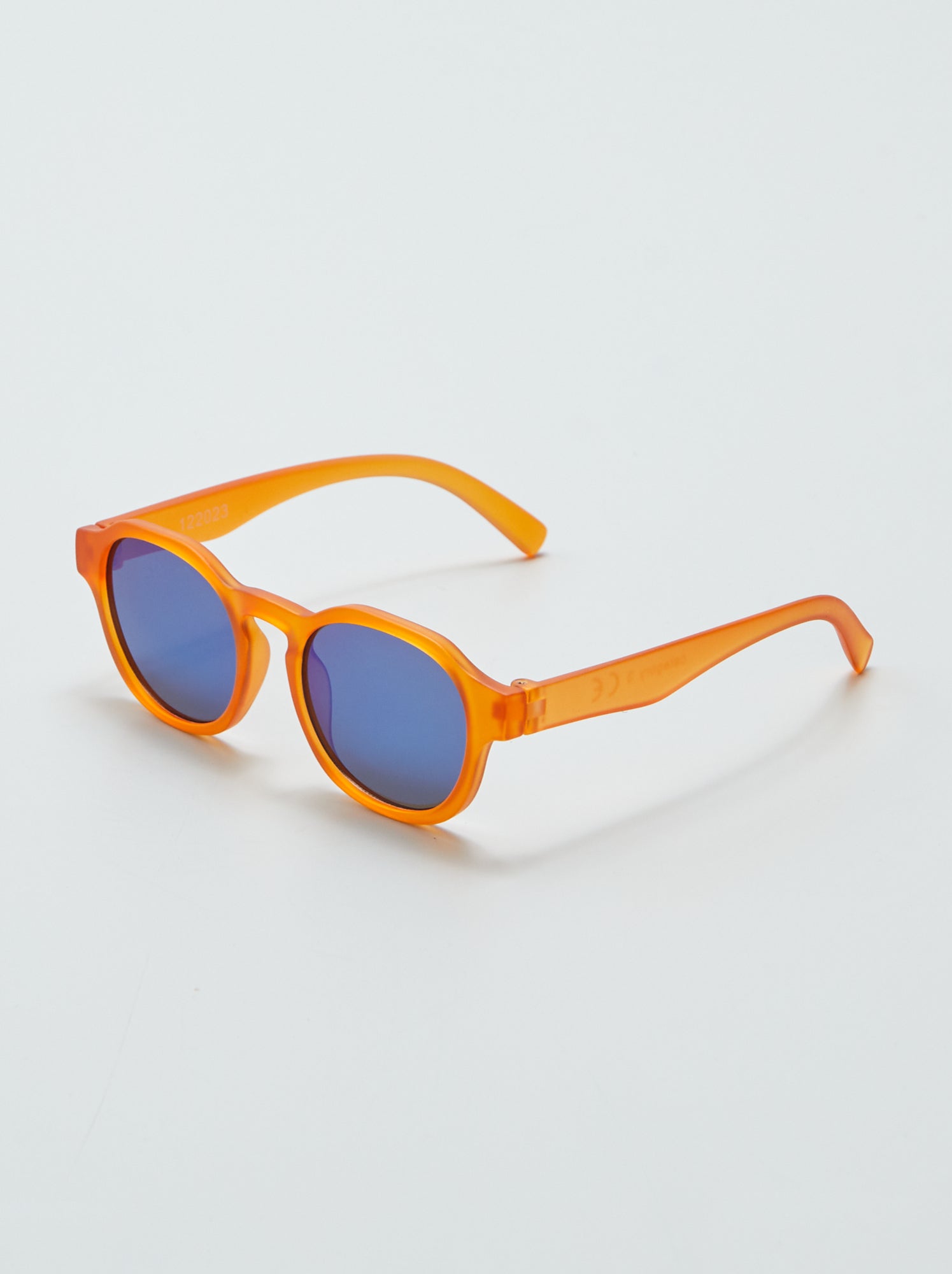 Lunettes de soleil translucide