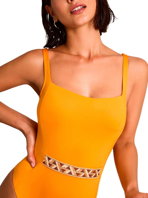 Maillot de bain une pièce sculptant armaturé duna - Kiabi Maillot de bain une pièce sculptant armaturé duna - Kiabi