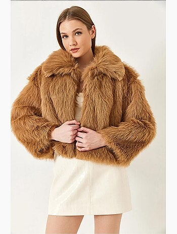 Manteau court en fausse fourrure à manches longues et à devant ouvert lucci