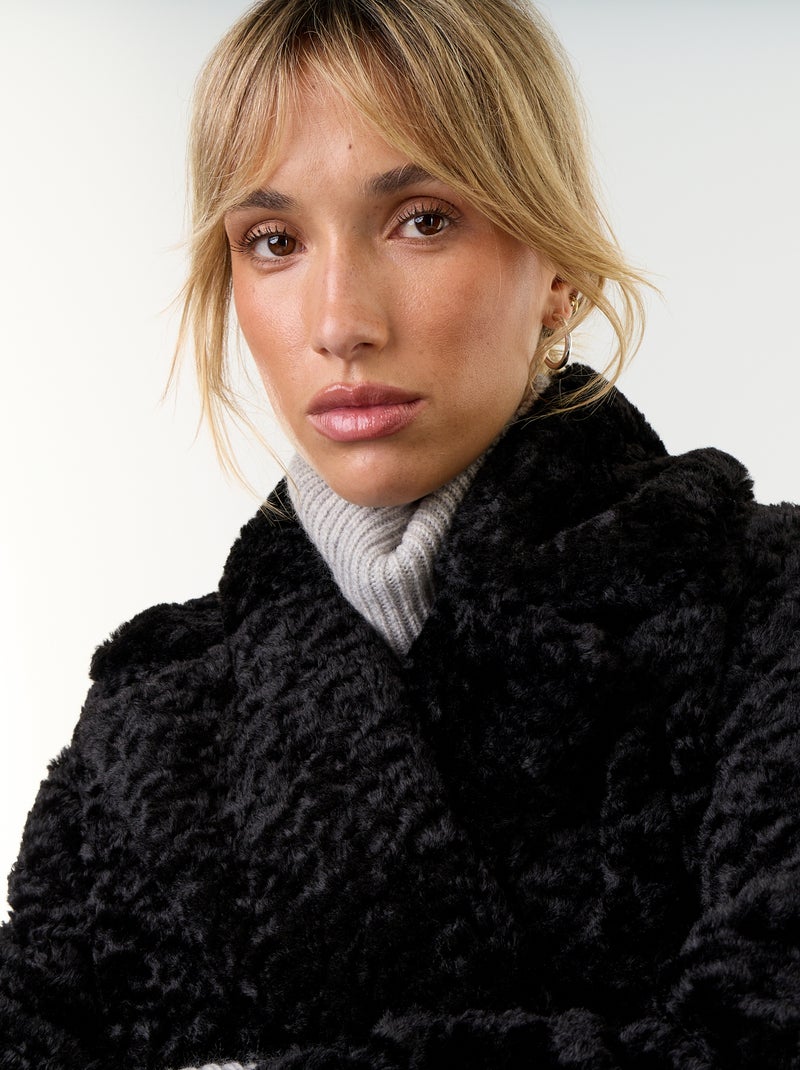 Manteau court en fausse fourrure effet astrakan Noir - Kiabi