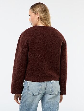 Manteau court en laine avec une écharpe amovible