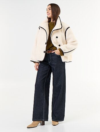 Manteau effet moutonné avec bords contrastés