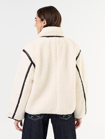 Manteau effet moutonné avec bords contrastés