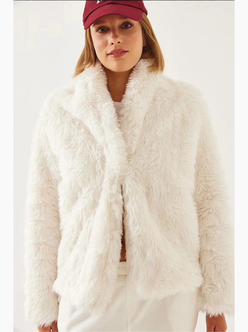 Manteau en fausse fourrure lucci Blanc cassé - Kiabi