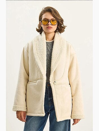 Manteau long boutonné en fausse fourrure lucci