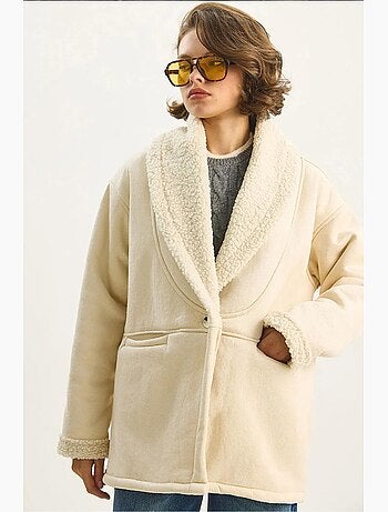 Manteau long boutonné en fausse fourrure lucci